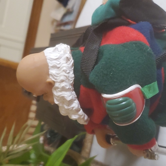 Vintage Santa on a scooter 😊 - Picture 5 of 6